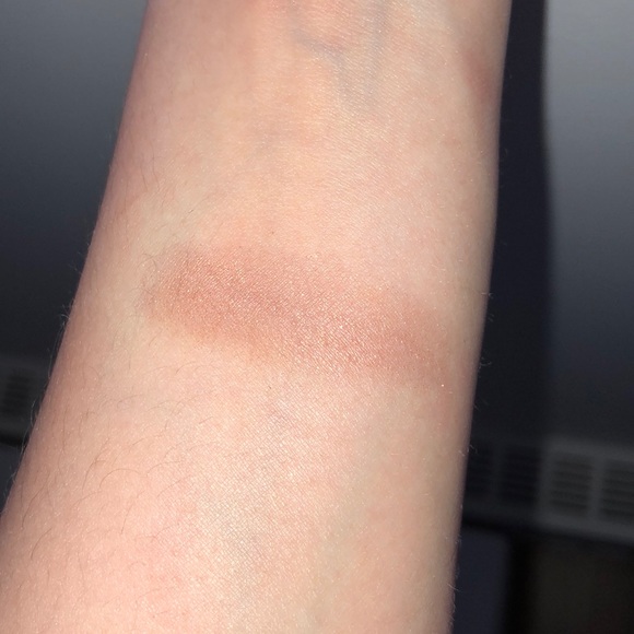 🌼 2/$15 Mac eyeshadow - Picture 5 of 6